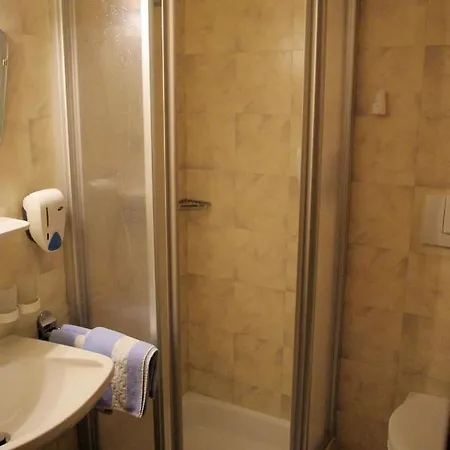 Haus Schlosskeller ゲストハウス 3*