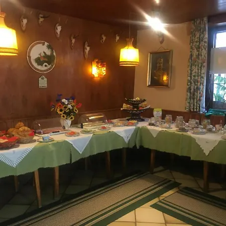 בית הארחה Haus Schlosskeller
