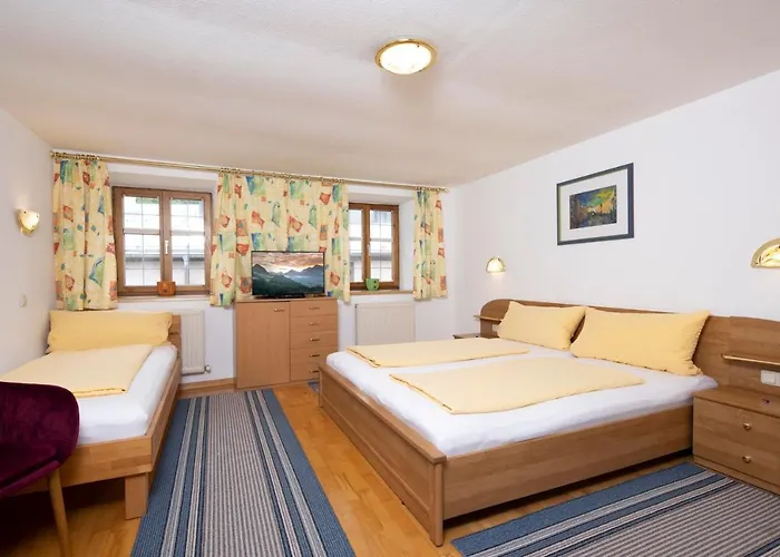Haus Schlosskeller Guest house 3*