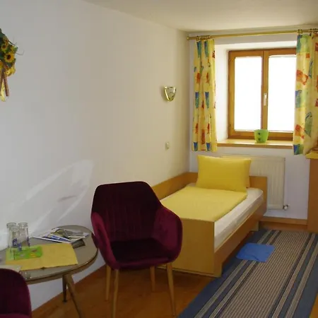 Haus Schlosskeller Guest house